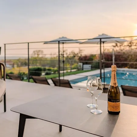 Villa Beautiful Regina With View In Visnjan