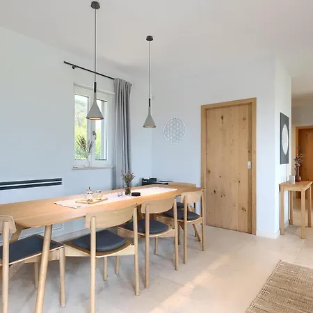 Villa Beautiful Regina With View In Visnjan *