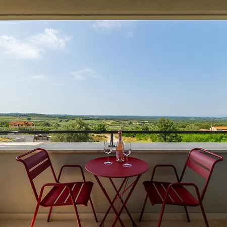 Beautiful Regina With View In Visnjan Markovac