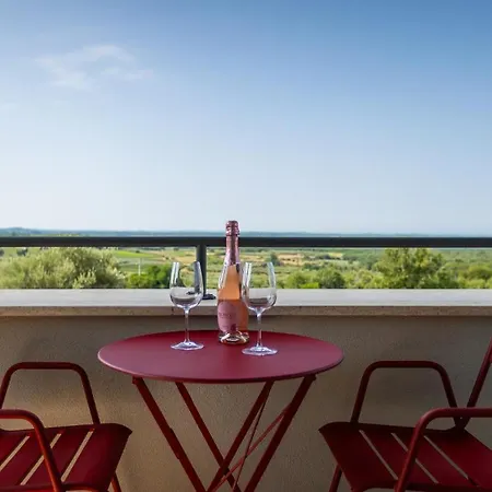 Beautiful Regina With View In Visnjan