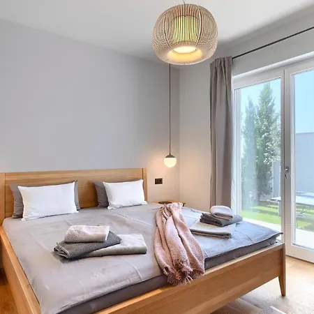 Beautiful Regina With View In Visnjan Markovac