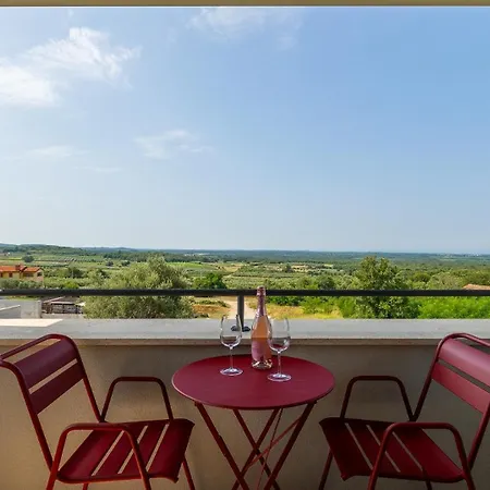 Beautiful Regina With View In Visnjan Villa *