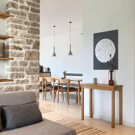 Vila Beautiful Regina With View In Visnjan Markovac